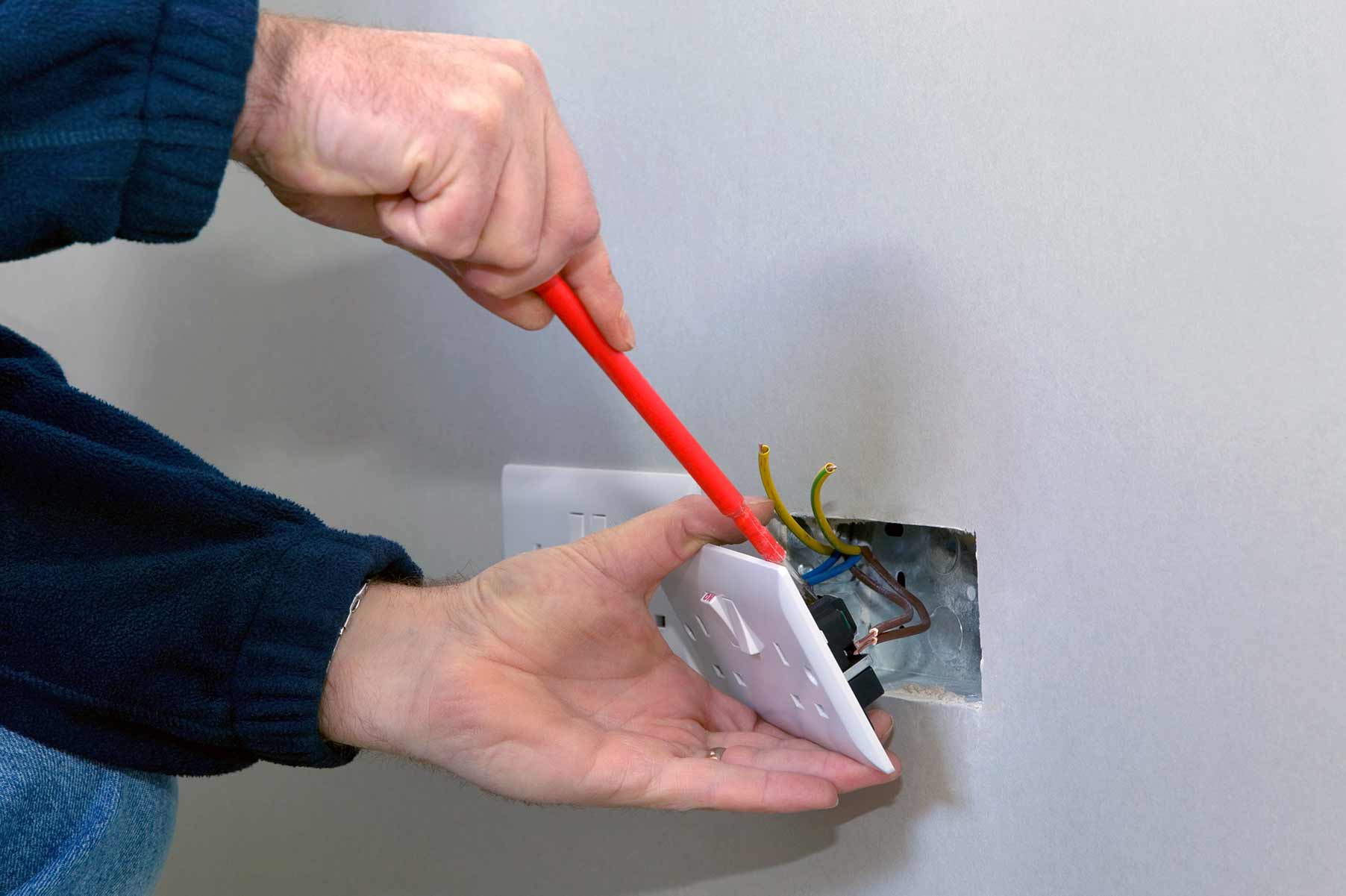 Our electricians can install plug sockets for domestic and commercial proeprties in Taverham and the local area. 